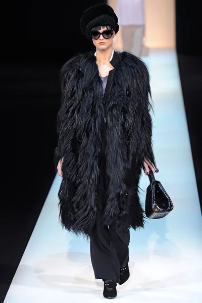 Look 16